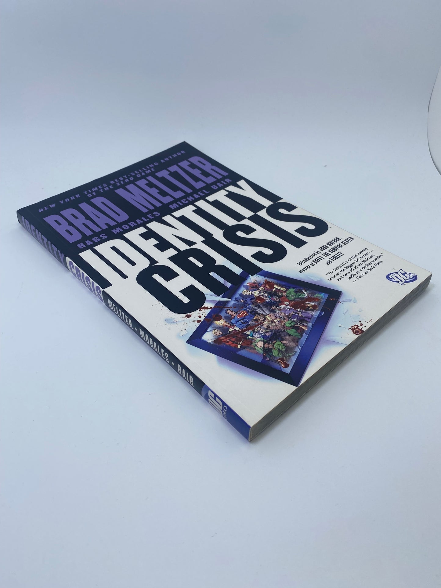 Identity Crisis – Grafinė novelė (anglų kalba)