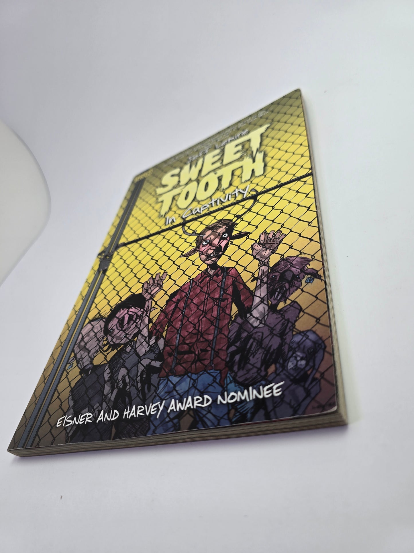 Sweet Tooth: In Captivity – Grafinė novelė (anglų kalba)