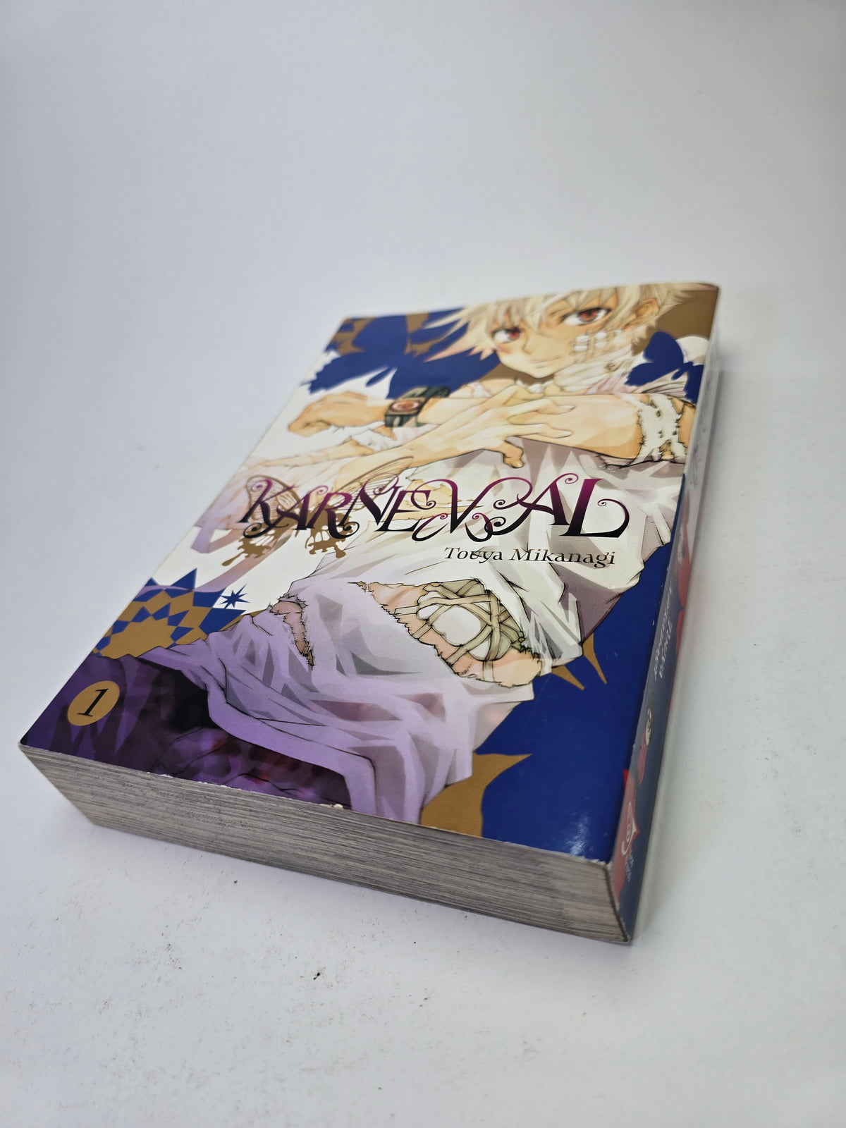 Karneval, Vol. 1 – Manga