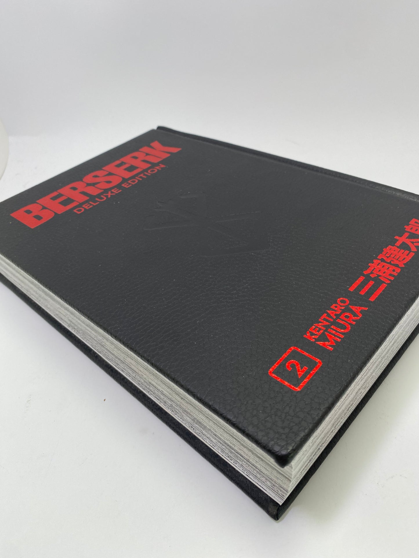 Berserk Deluxe Edition, Vol. 2 - Manga
