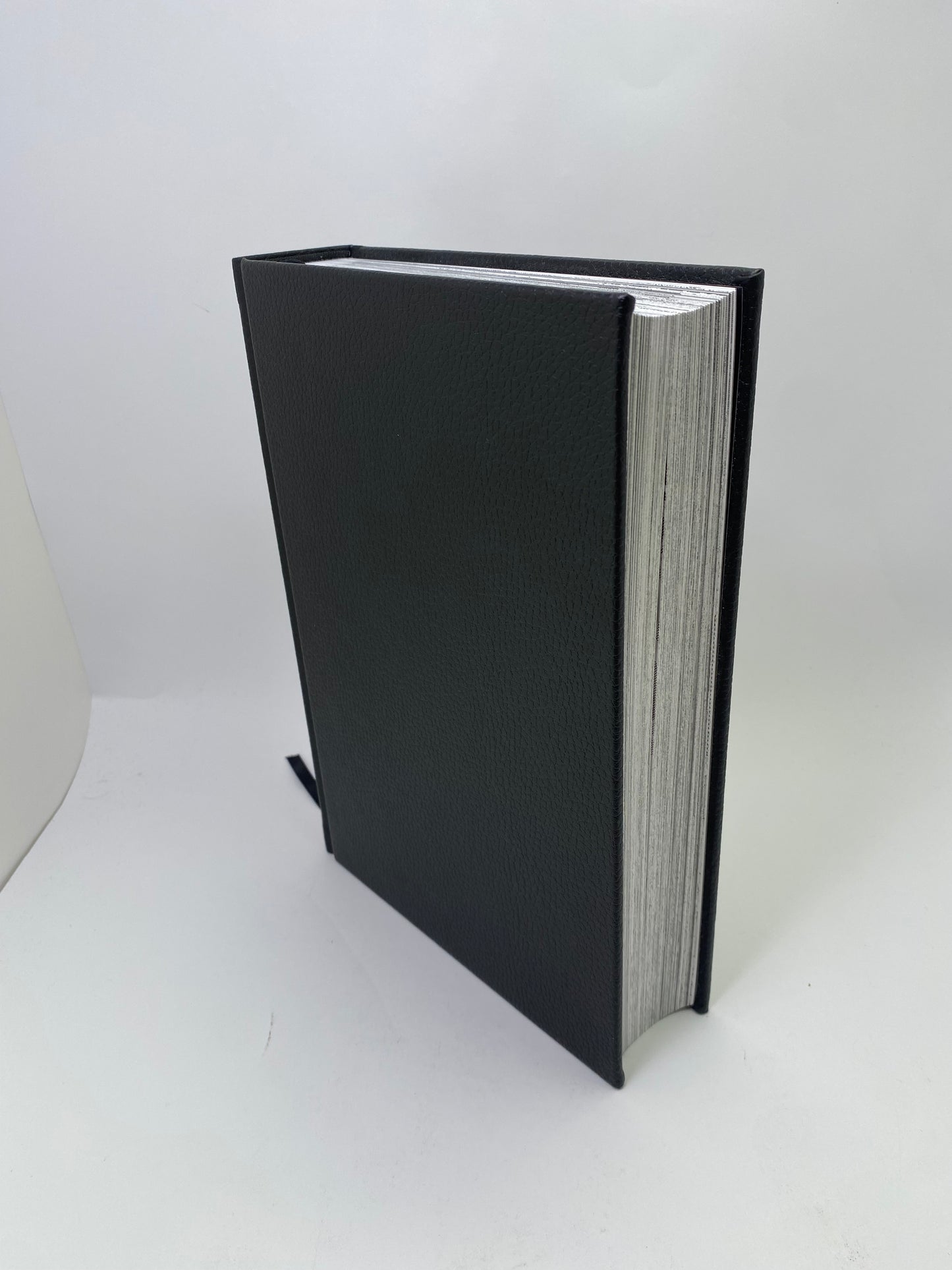 Berserk Deluxe Edition, Vol. 4 - Manga