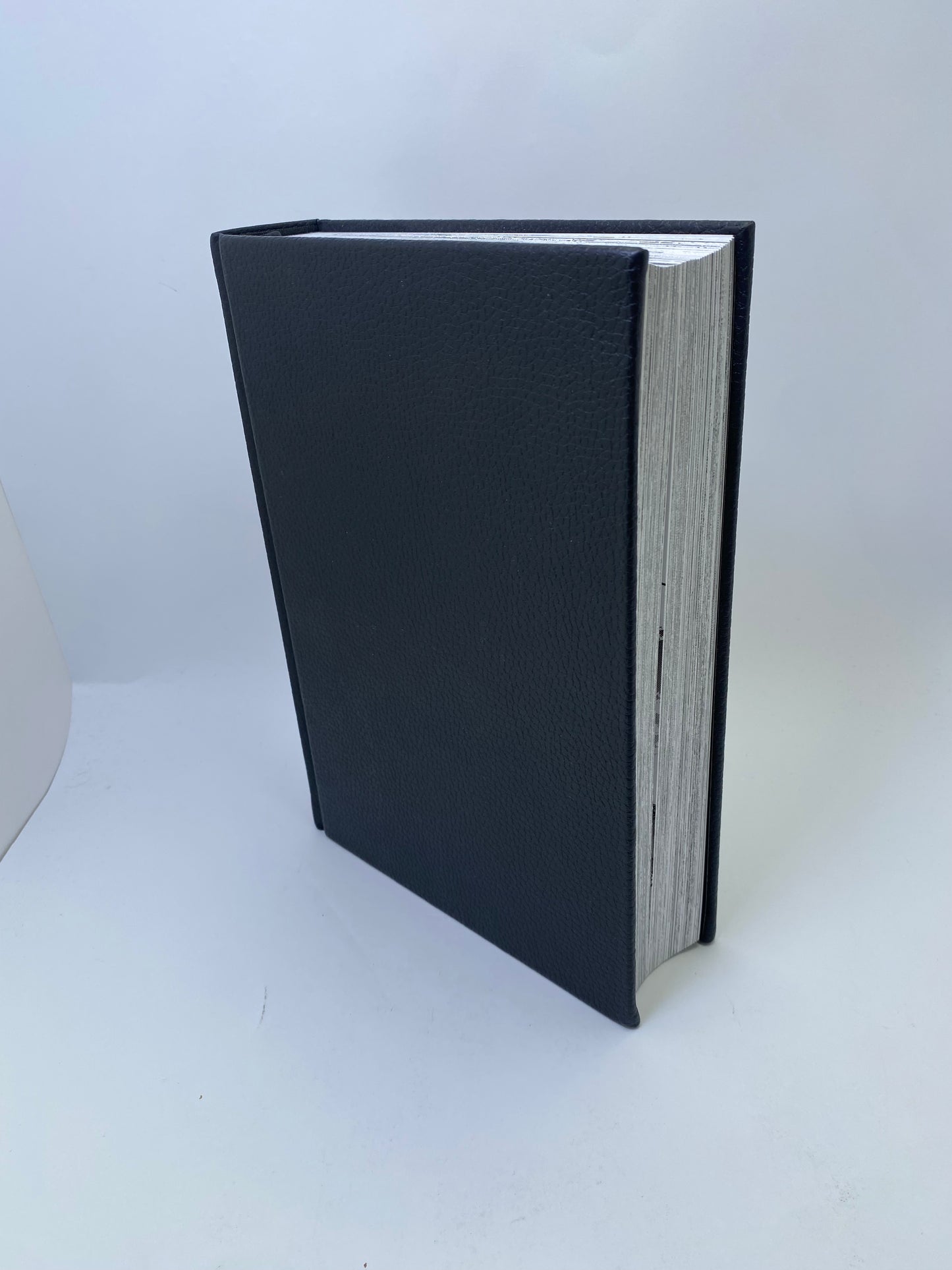 Berserk Deluxe Edition, Vol. 1 - Manga