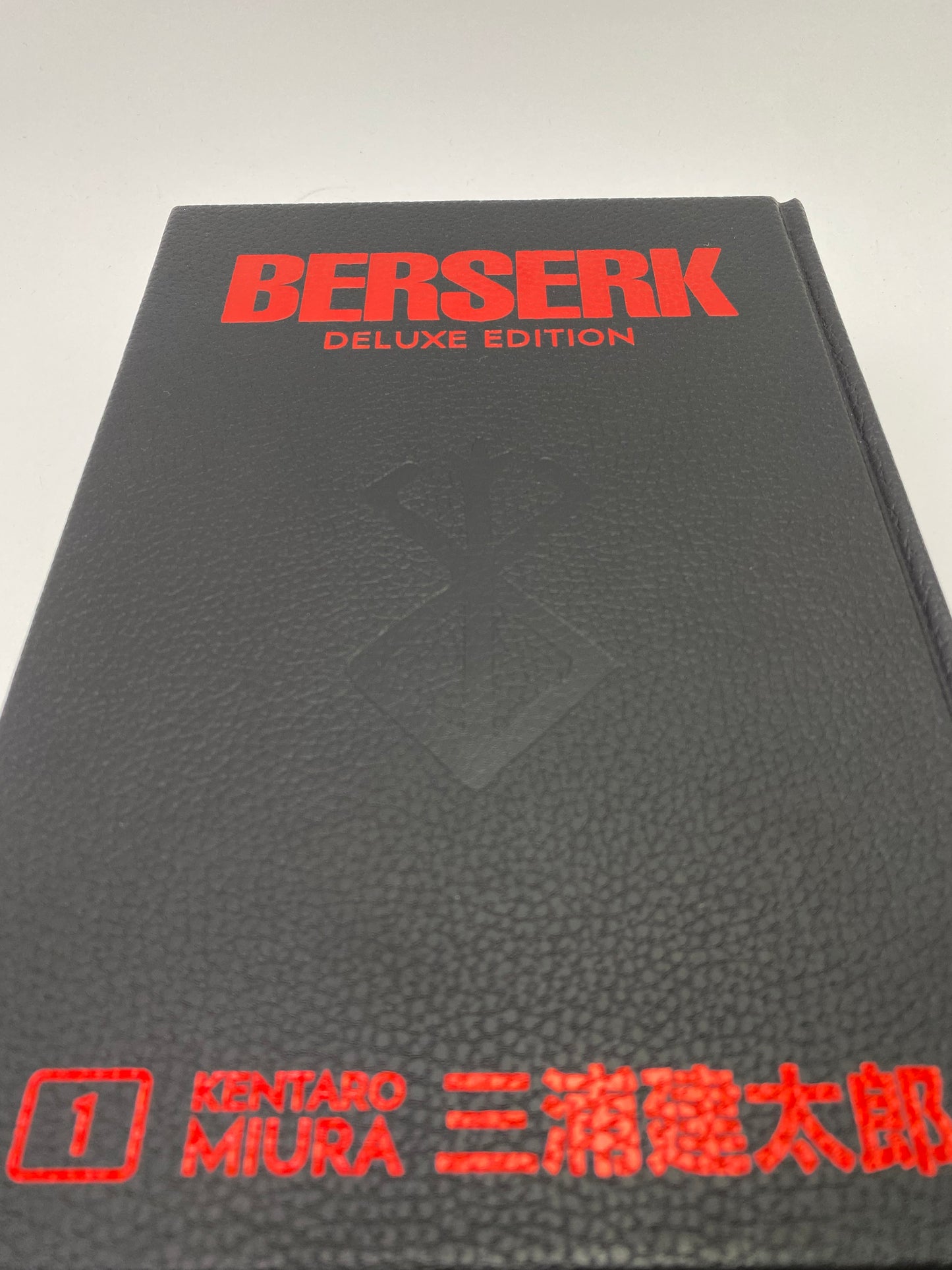Berserk Deluxe Edition, Vol. 1 - Manga