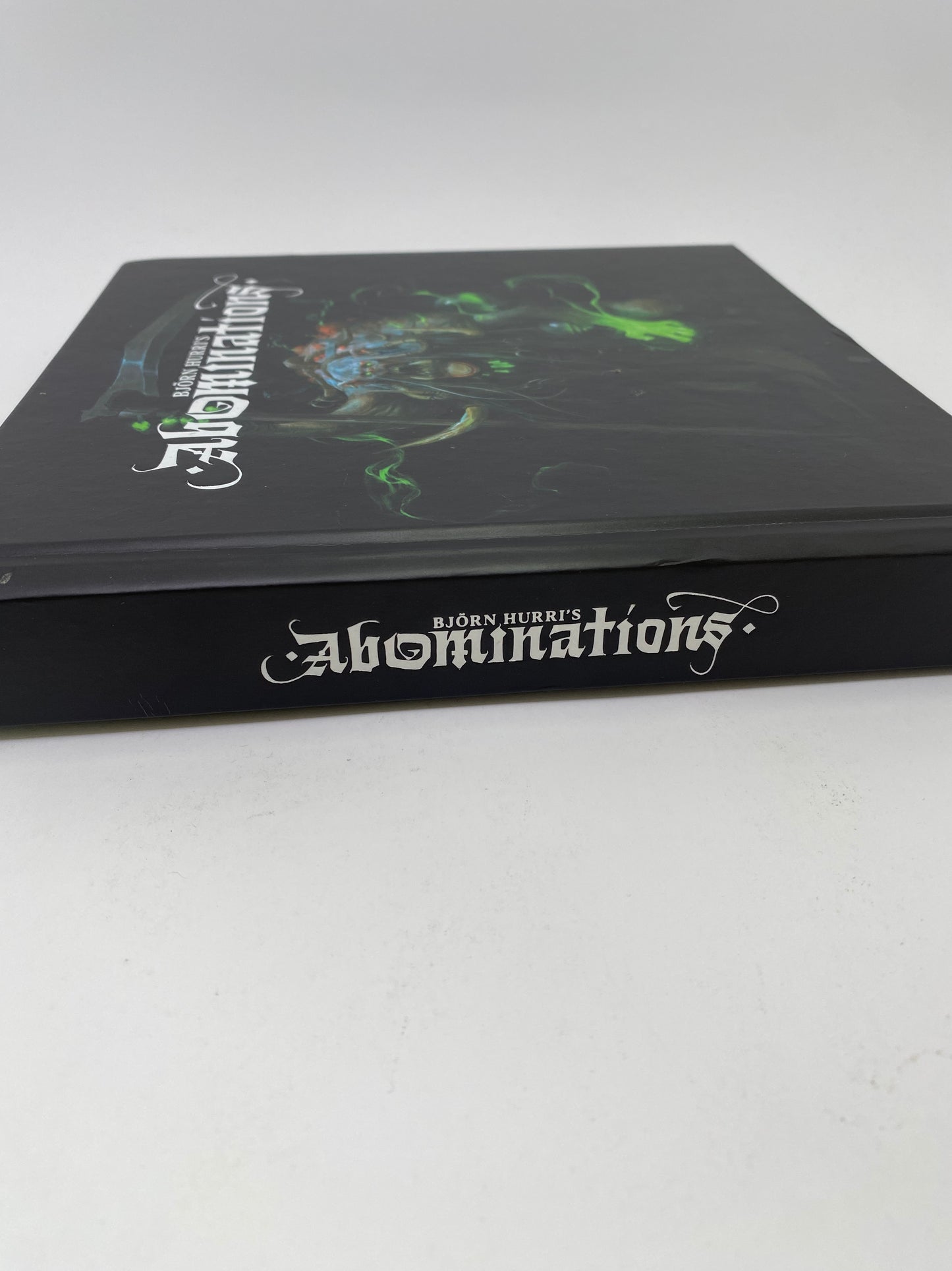 Abominations - Meno knyga