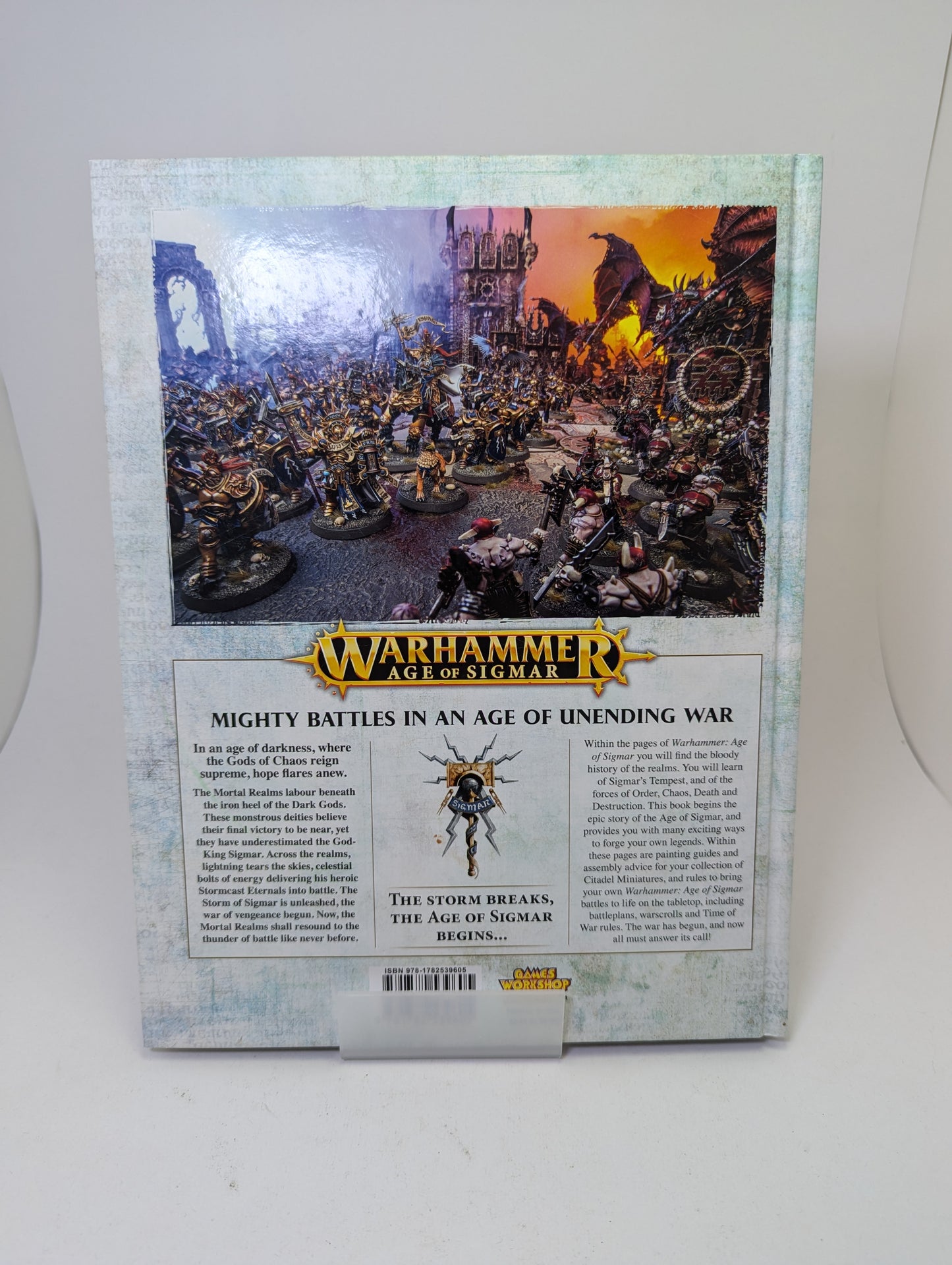 Warhammer Age Of Sigmar: Mighty Battles In An Age Of Unending War – Knyga (anglų kalba)