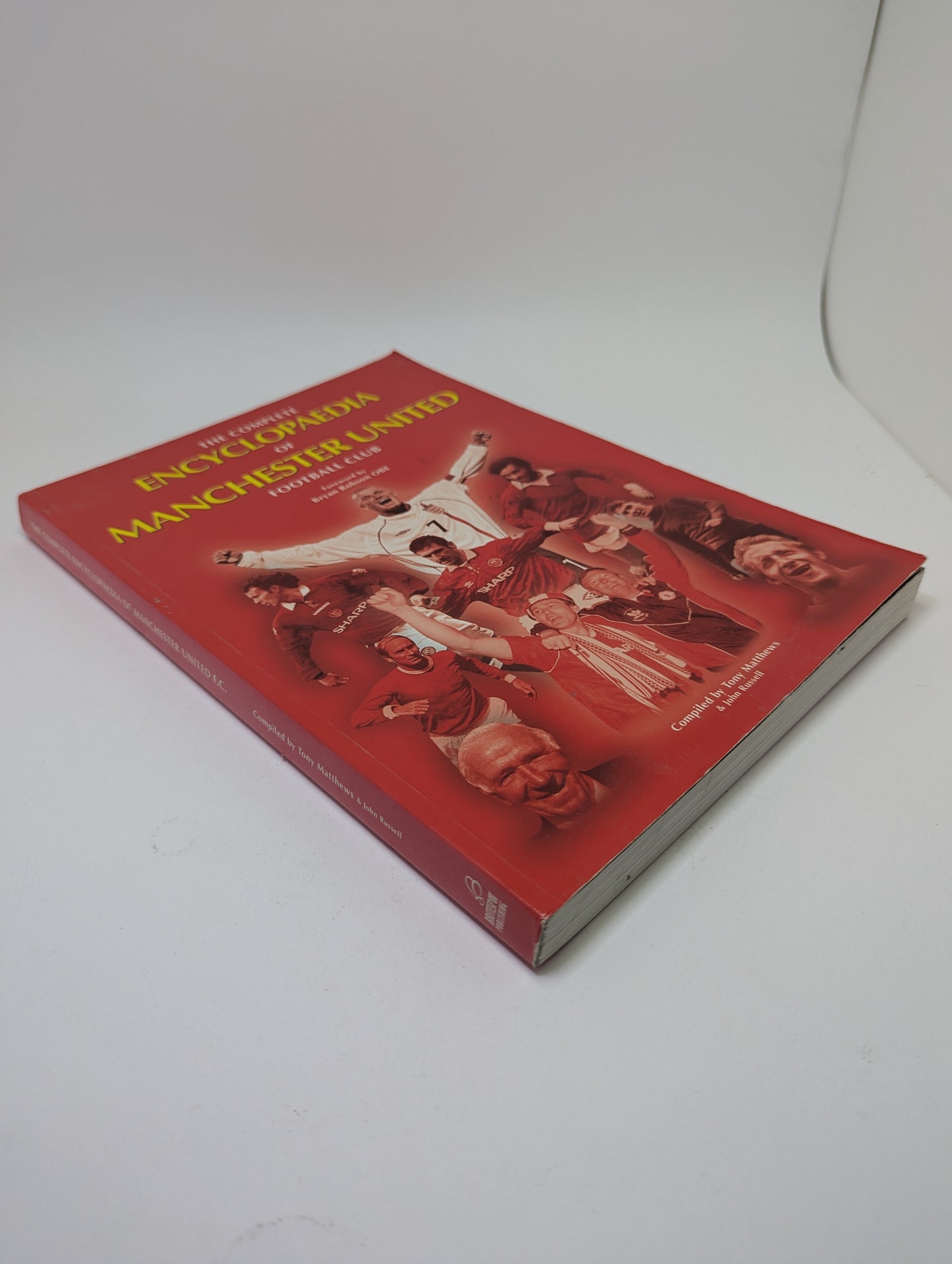 The Complete Encyclopaedia of Manchester United Football Club - Book (English)