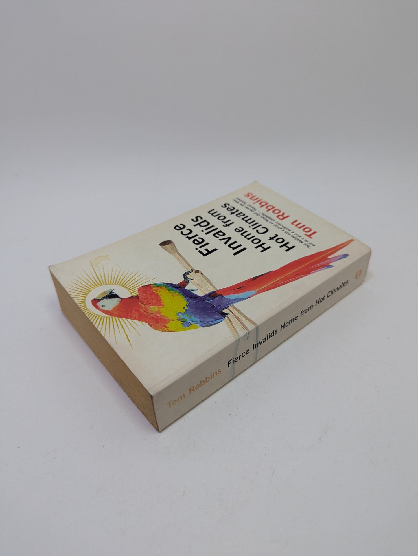 Fierce Invalids Home from Hot Climates - Tom Robbins - Knyga (anglų kalba) TreasureHunt