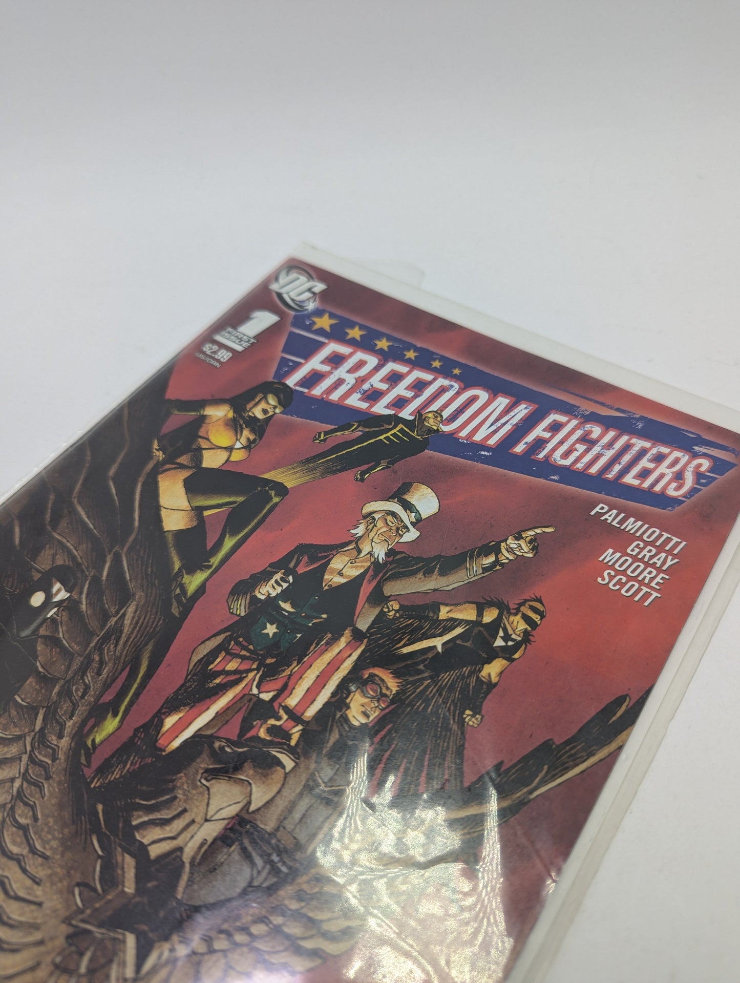 Freedom Fighters #1 – Komiksas (anglų kalba) TreasureHunt