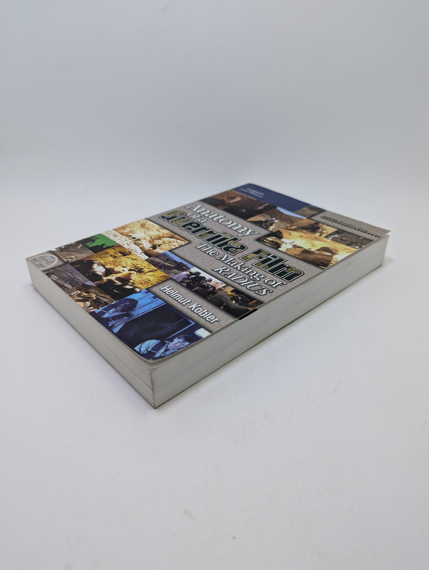 Anatomy of a Guerrilla Film: The Making of RADIUS – Knyga (anglų kalba) TreasureHunt