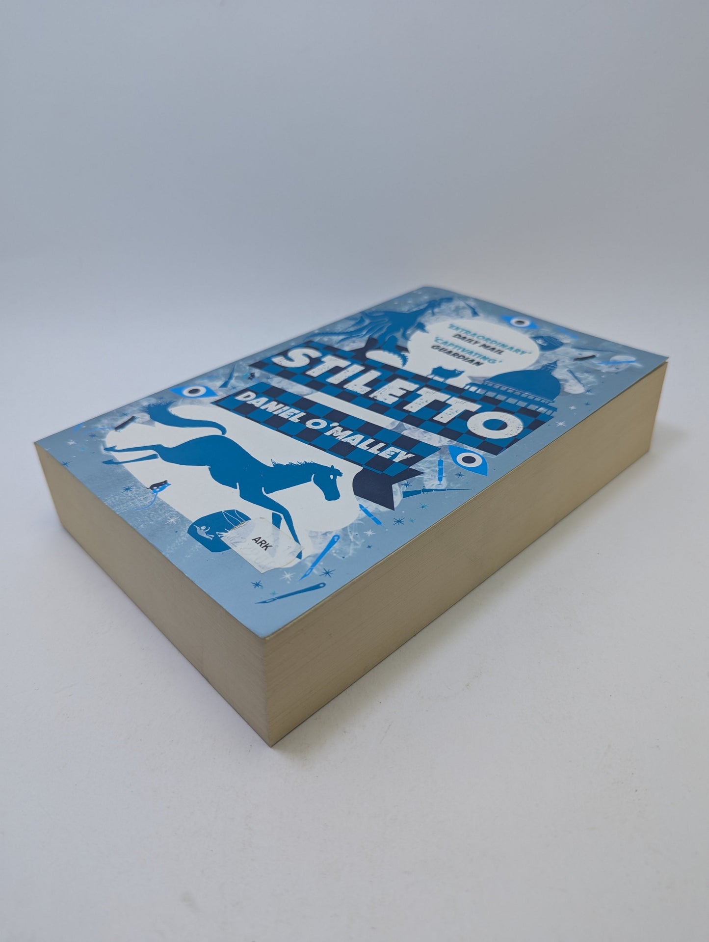 Stiletto – Daniel O'Malley – Knyga (anglų kalba) TreasureHunt