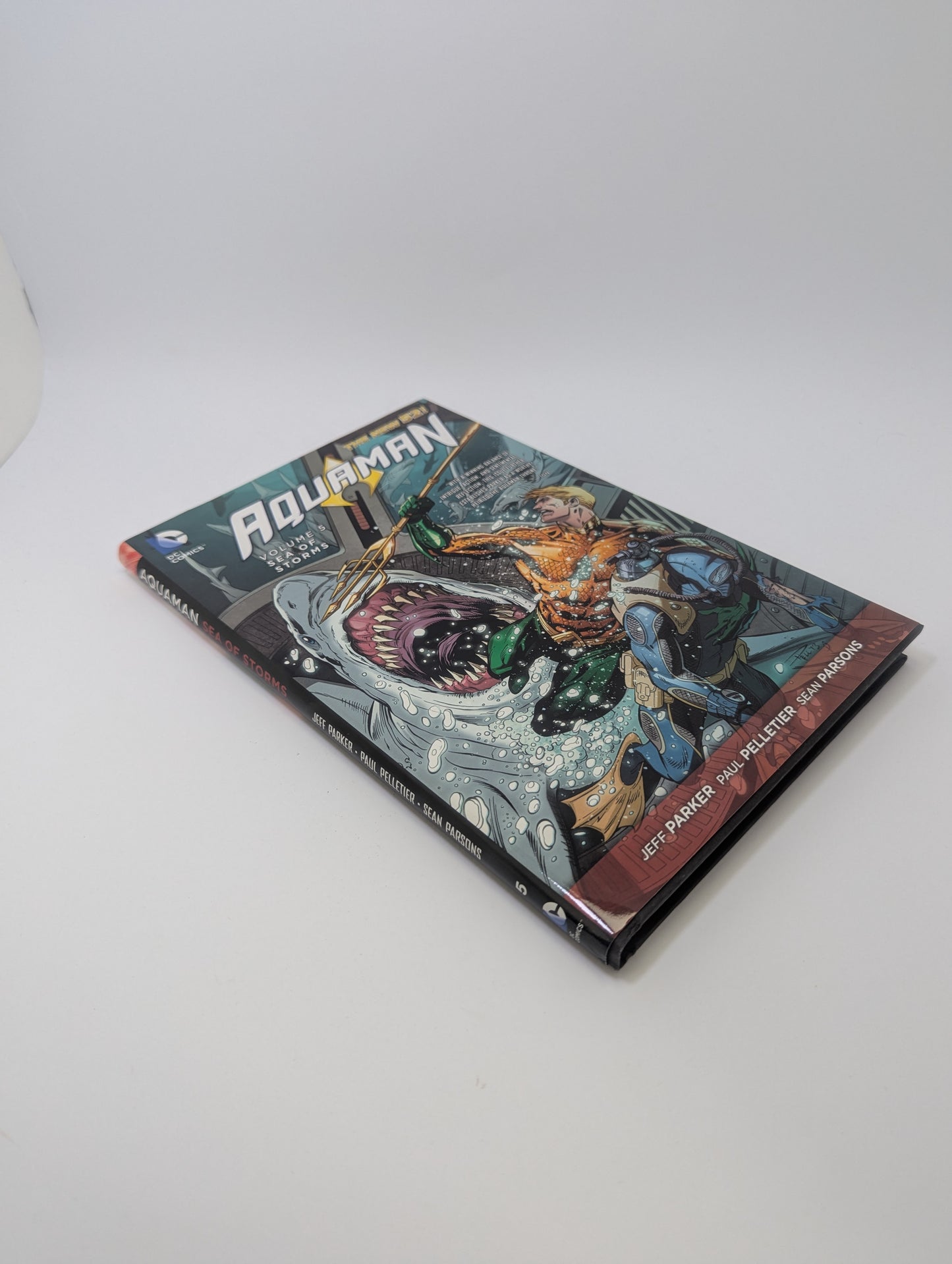 Aquaman: Sea of Storms, Vol. 5 - Graphic Novel (English)
