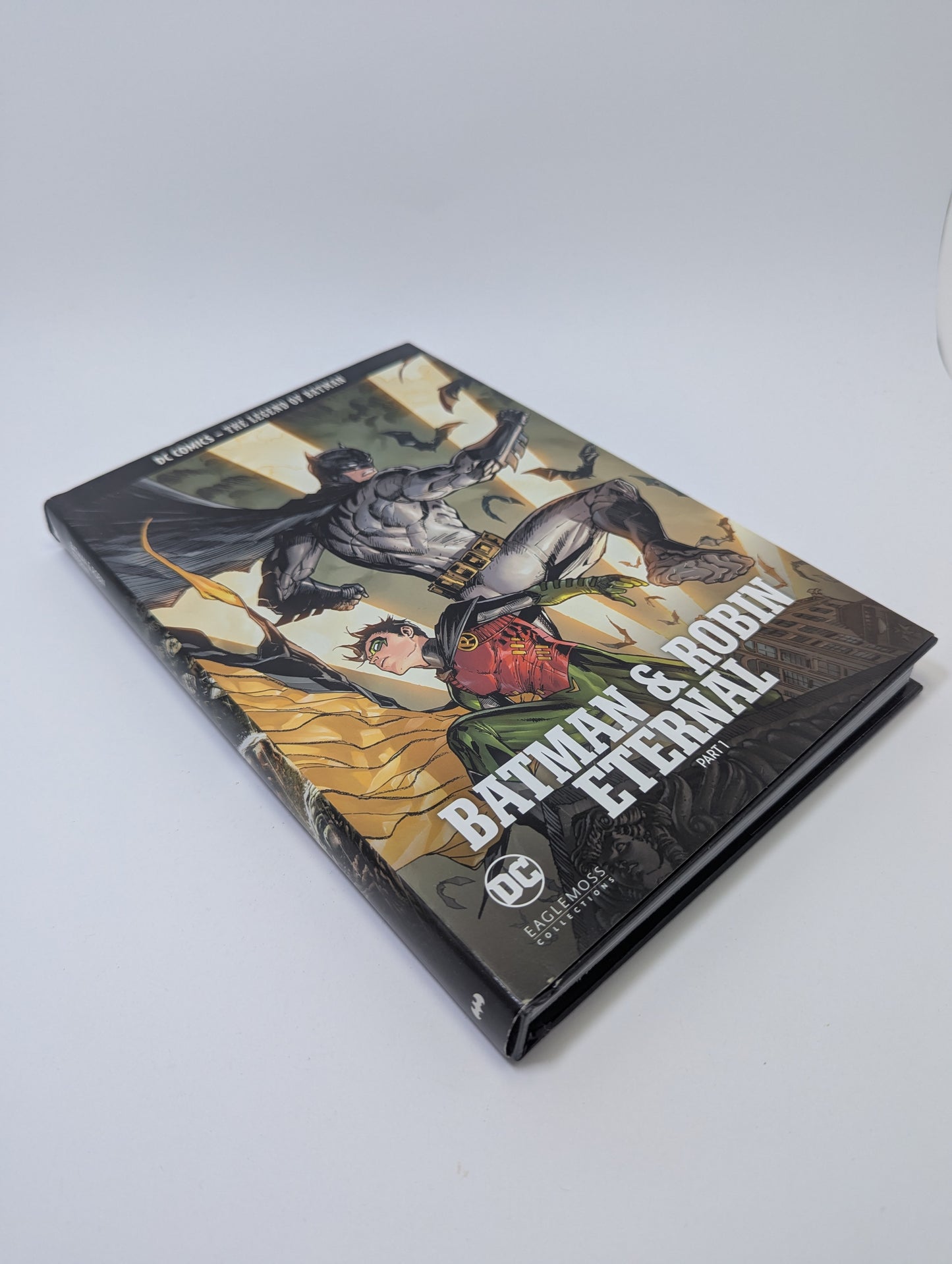 Batman & Robin: Eternal, Part 1 – Grafinė novelė (anglų kalba)