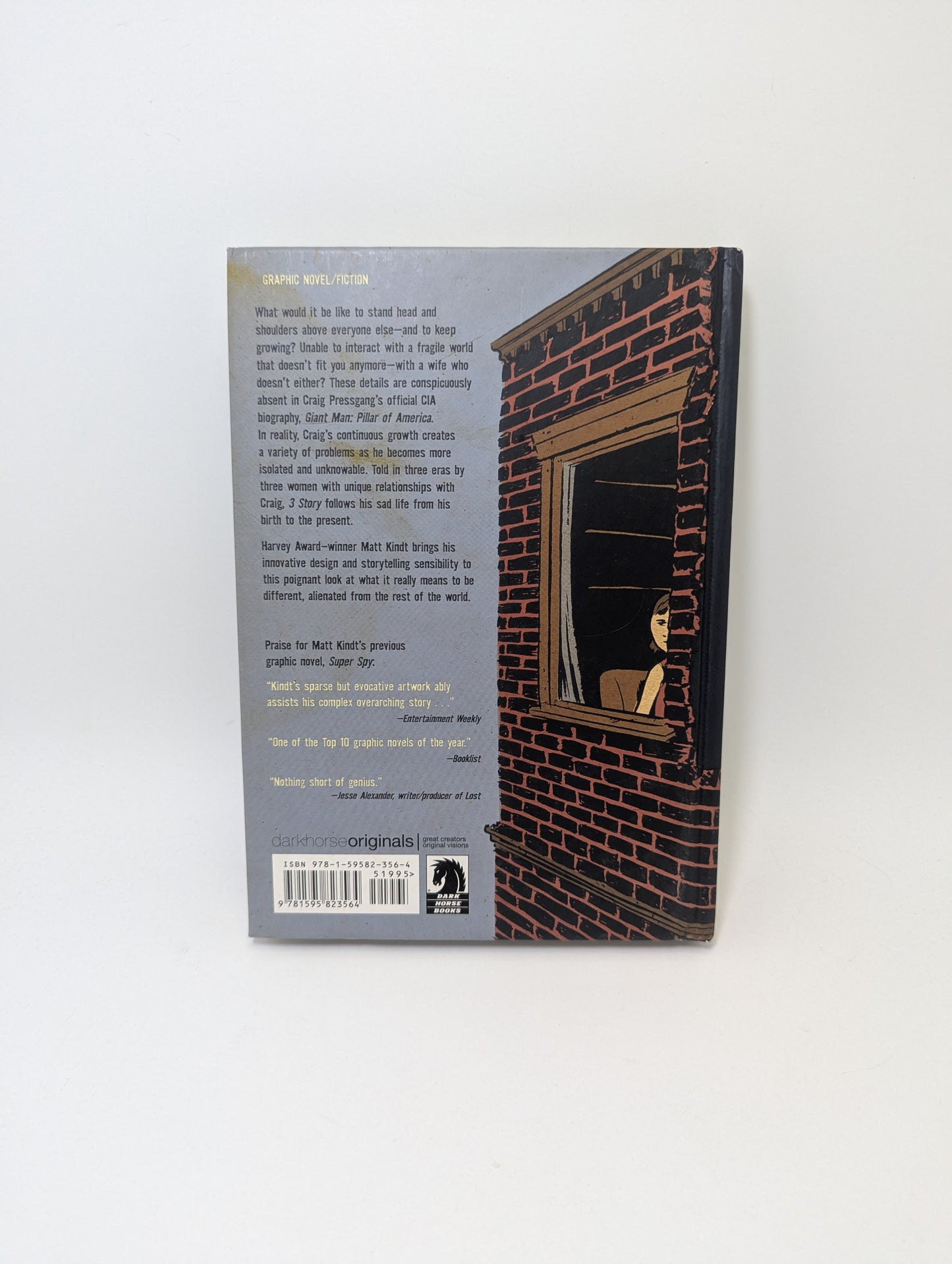 3 Story: The Secret of the Giant Man – Graphic Novel (English)