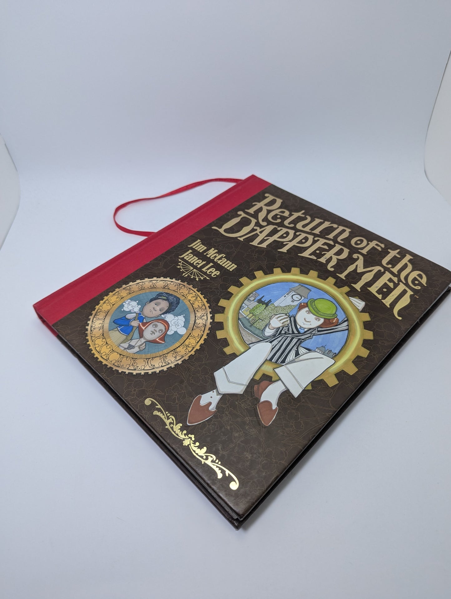 Return of the Dapper Men – Graphic Novel (English)
