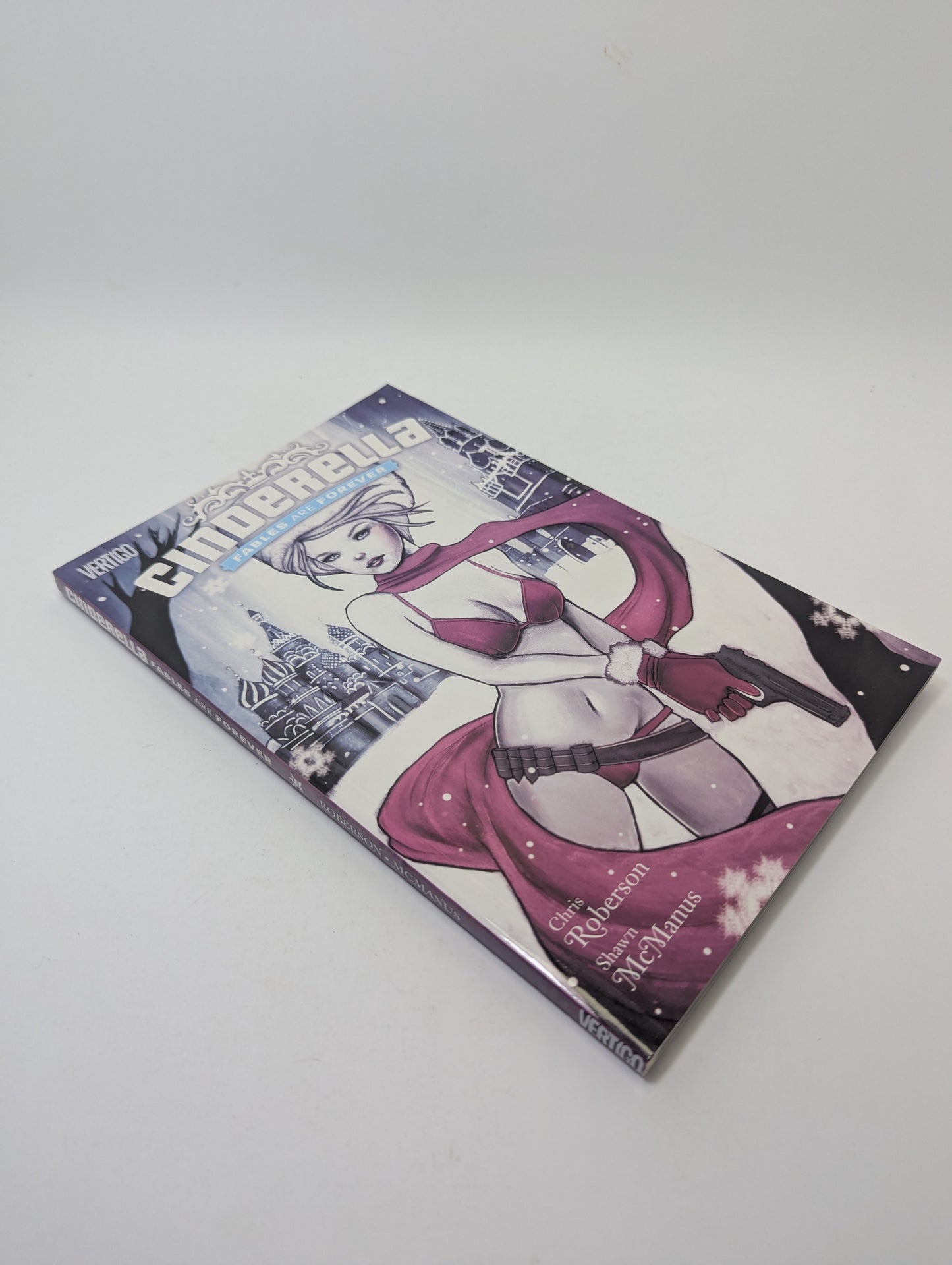 Cinderella: Fables are Forever – Grafinė novelė (anglų kalba)