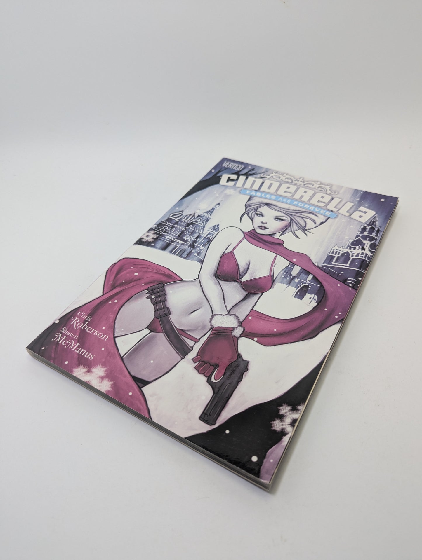 Cinderella: Fables are Forever – Grafinė novelė (anglų kalba)