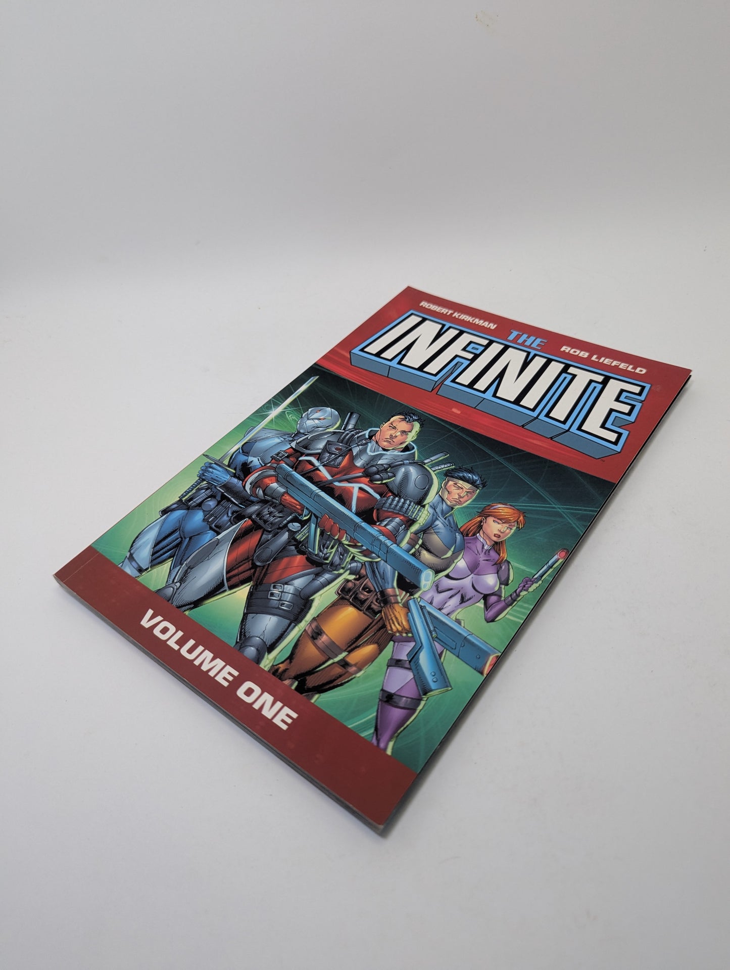 The Infinite, Vol. 1 – Grafinė novelė (anglų kalba)