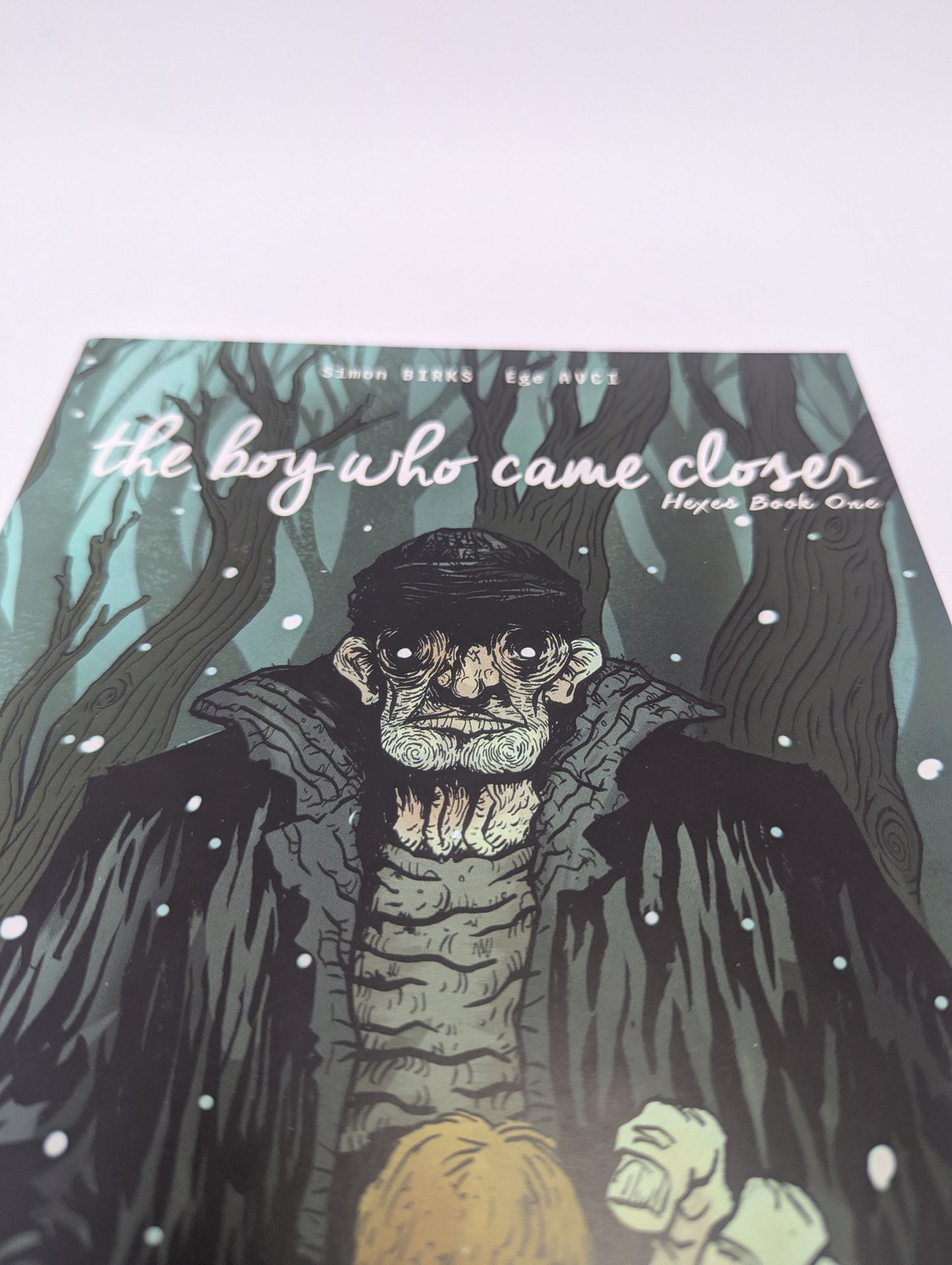 The Boy Who Came Closer, Book 1 – Komiksas (anglų kalba)