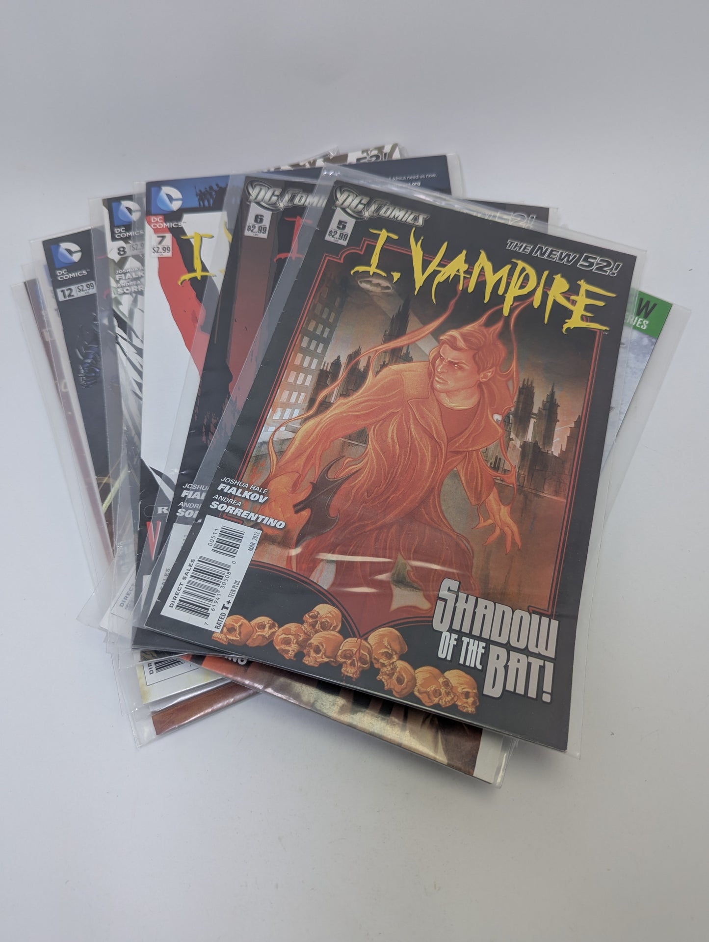 I, Vampire #0–19 (2011) – Komiksų rinkinys (anglų kalba)