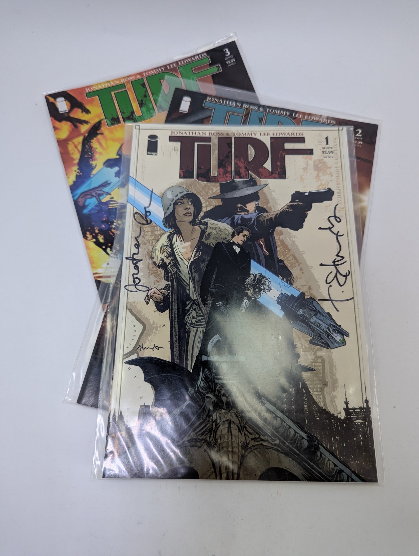 Turf #1–3 (2010) – Komiksų rinkinys (anglų kalba)