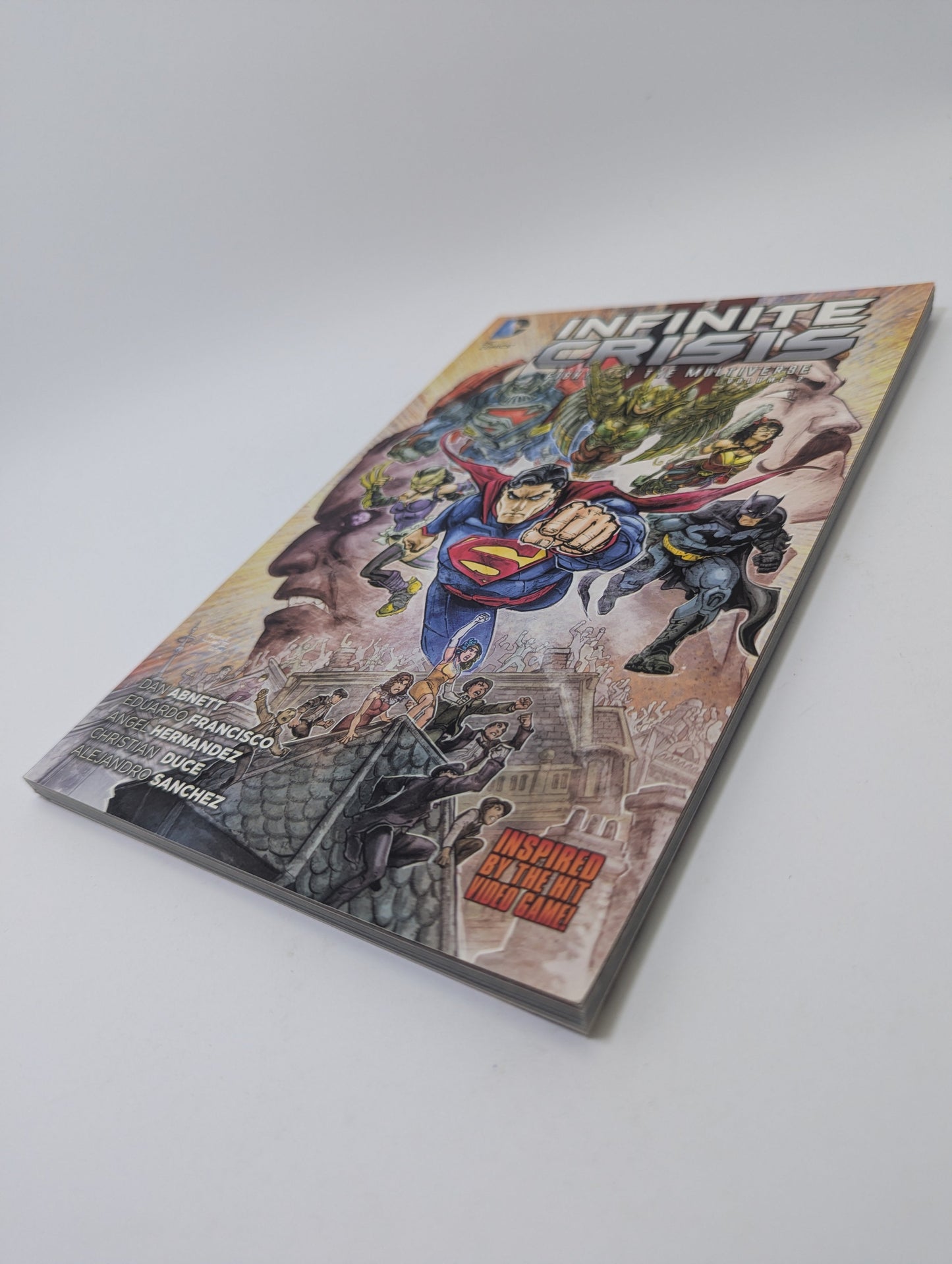 Infinite Crisis: Fight for the Multiverse, Vol. 2 - Grafinė Novelė TreasureHunt