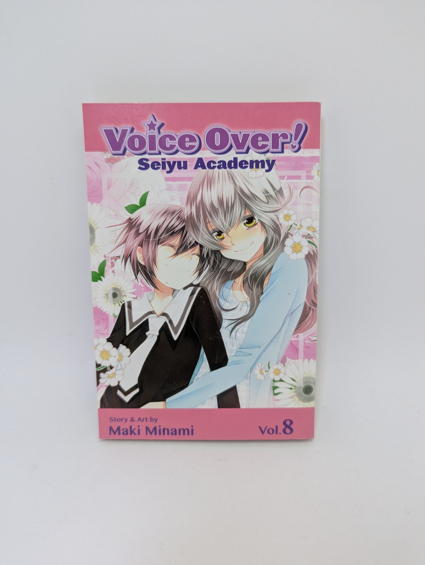 „Voice Over! Seiyu Academy, Vol. 8“ – romantinė shoujo manga apie balsų aktorės karjerą, anglų kalba