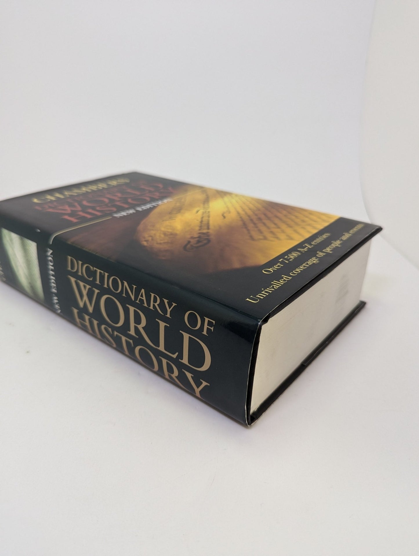 Chambers Dictionary of World History - TreasureHunt