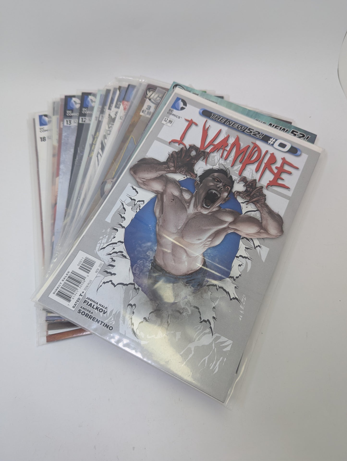 I, Vampire 0–19 komiksų rinkinys anglų kalba – tamsi DC vampyrų istorija iš The New 52 serijos