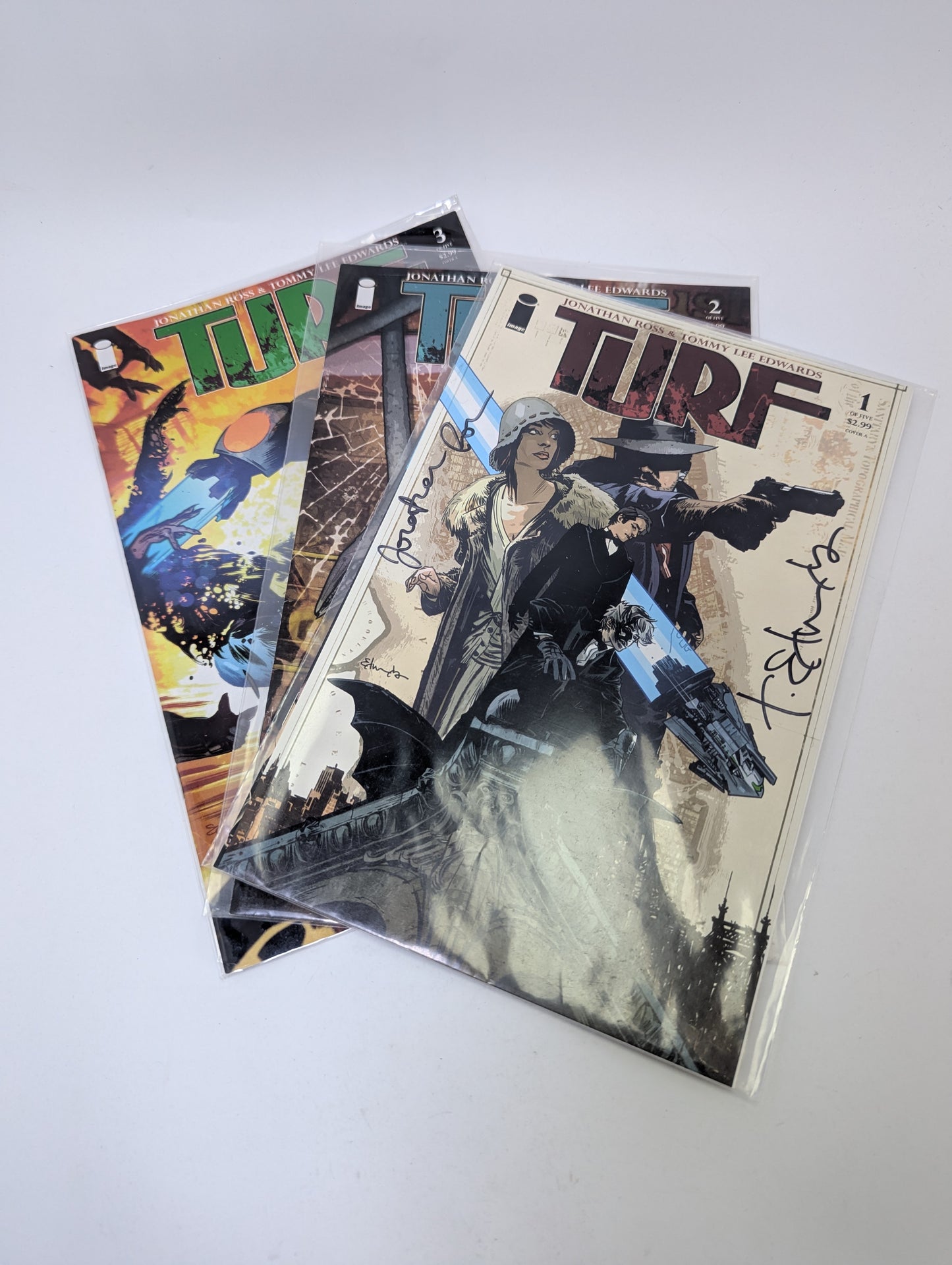 Turf komiksų rinkinys (1–3 numeriai) – vampyrai, mafija ir ateiviai Niujorke