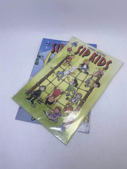 SIP Kids #1–2 (2014) – Komiksų rinkinys (anglų kalba)