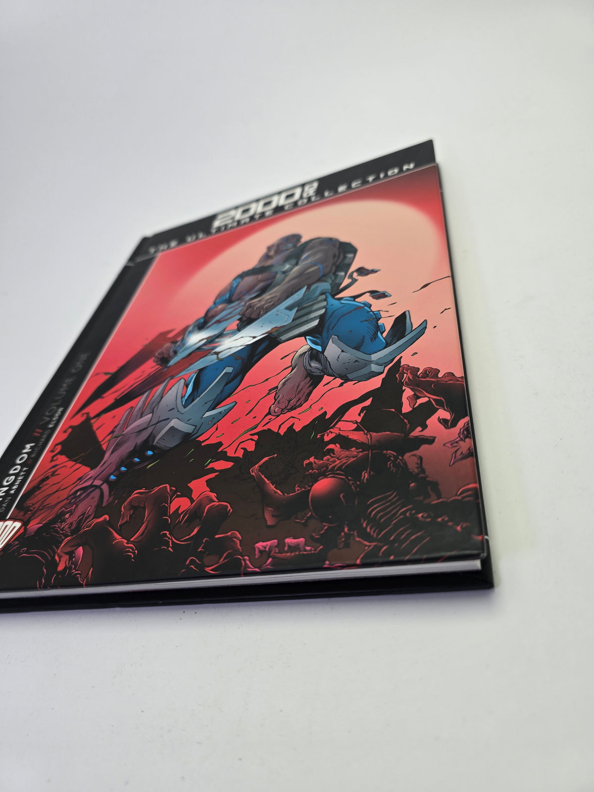 2000AD Ultimate Collection: Kingdom Vol. 1 – Grafinė novelė