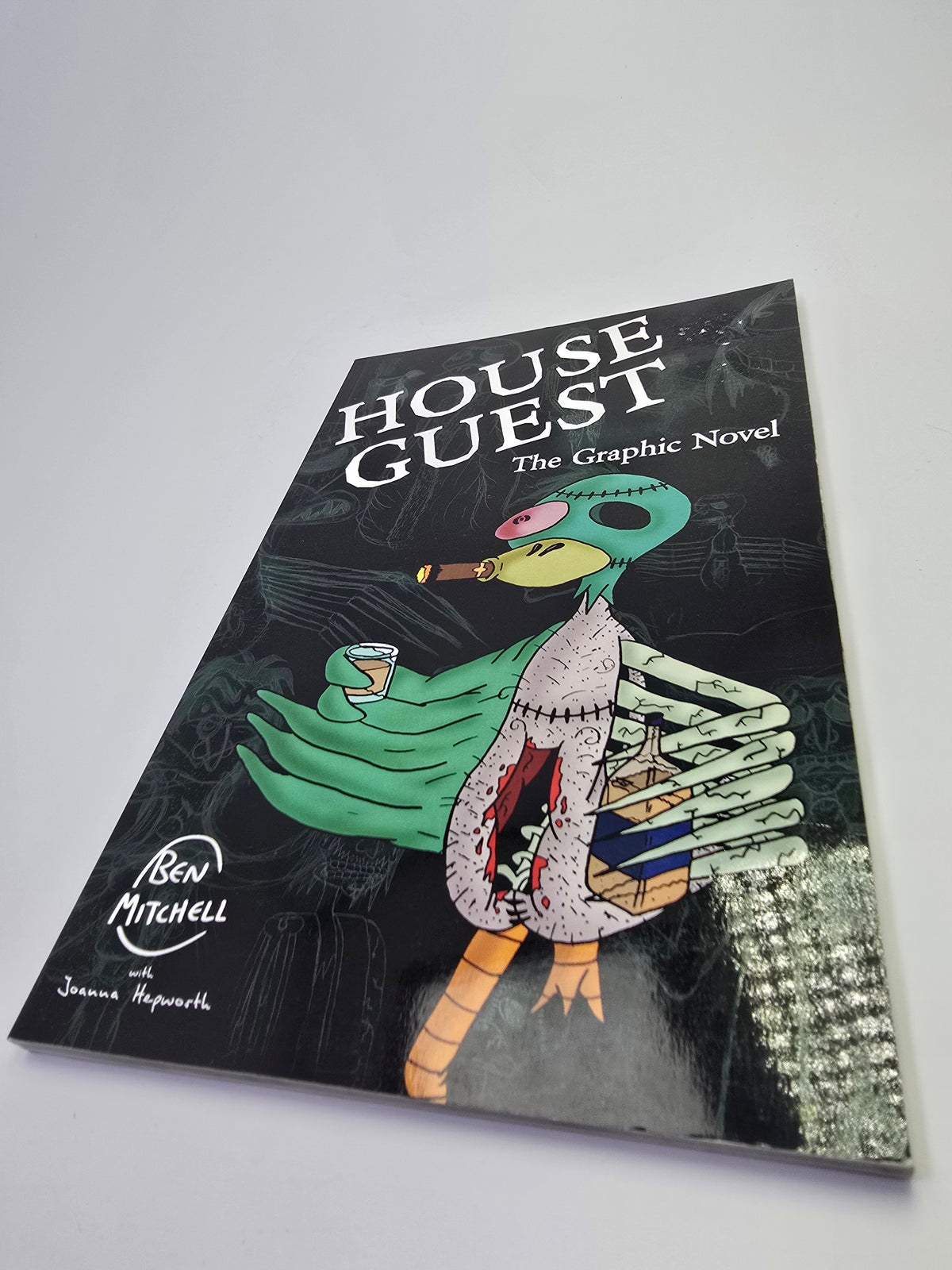 House Guest – Grafinė Novelė