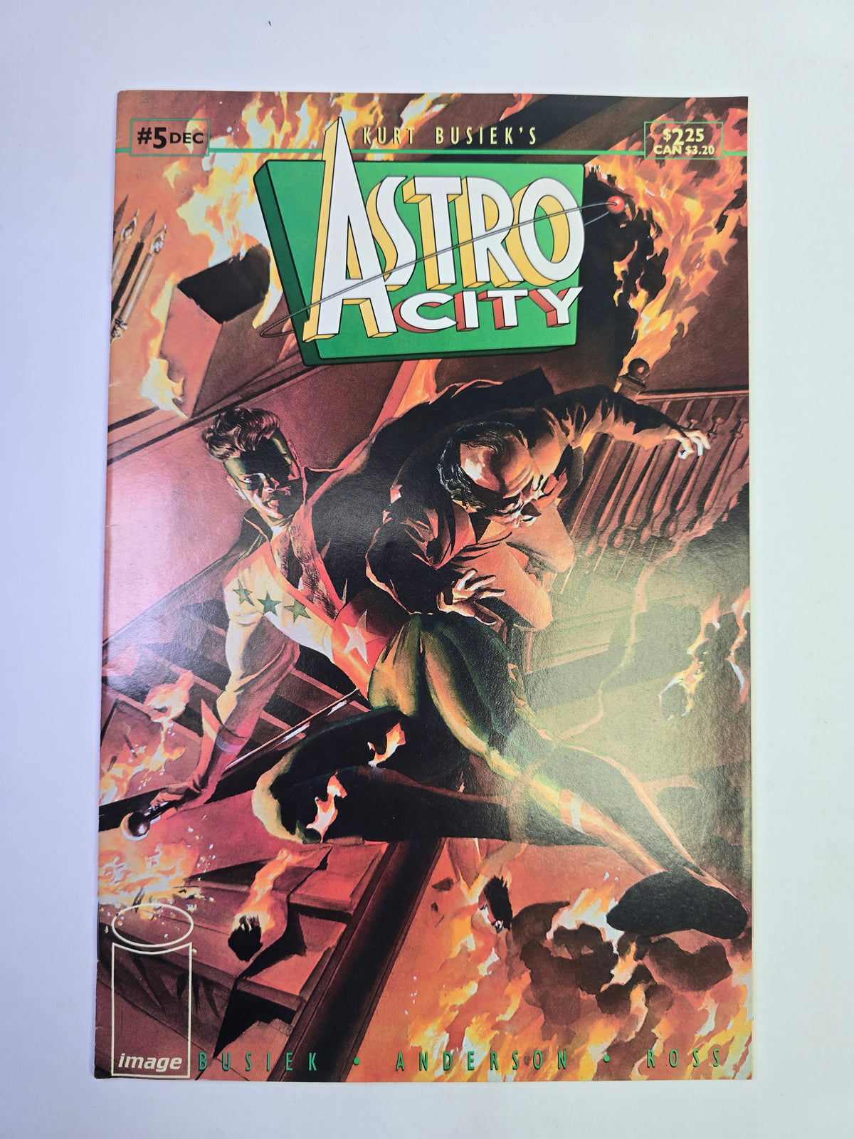 Astro City #5 Image Comics komikso viršelis su Alex Ross iliustracija