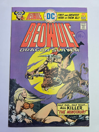 Beowulf Dragon Slayer #6 DC Comics komikso viršelis su kovojančiu Minotauru