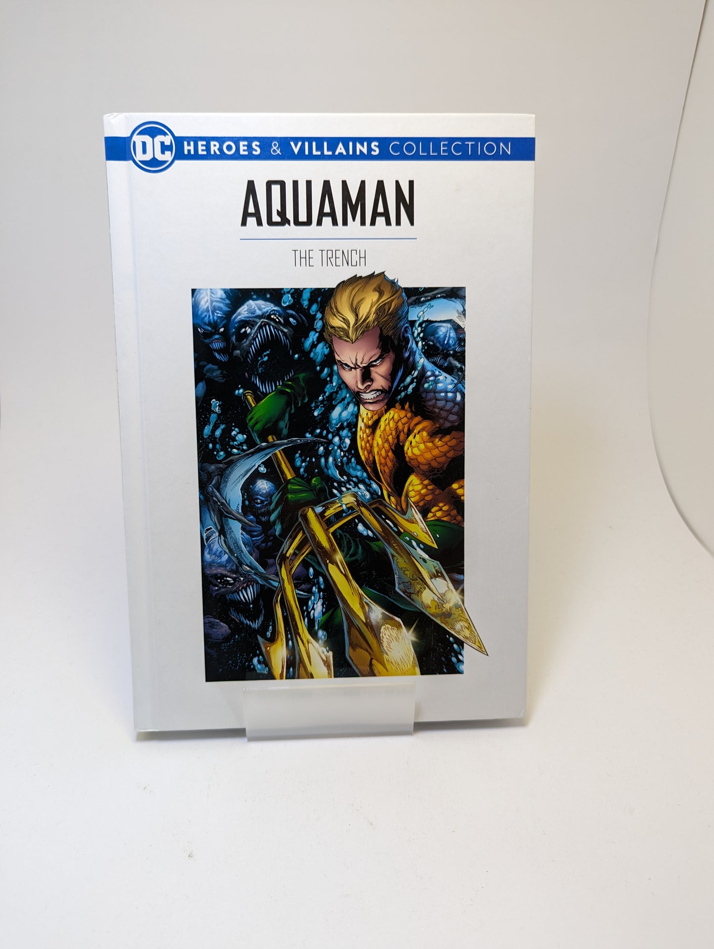 DC-Heroes-and-Villains-Collection-Vol-11-Aquaman-The-Trench-Grafine-novele-anglu-kalba