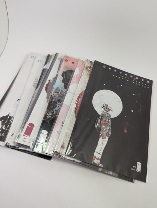 Descender #1-17 komiksai