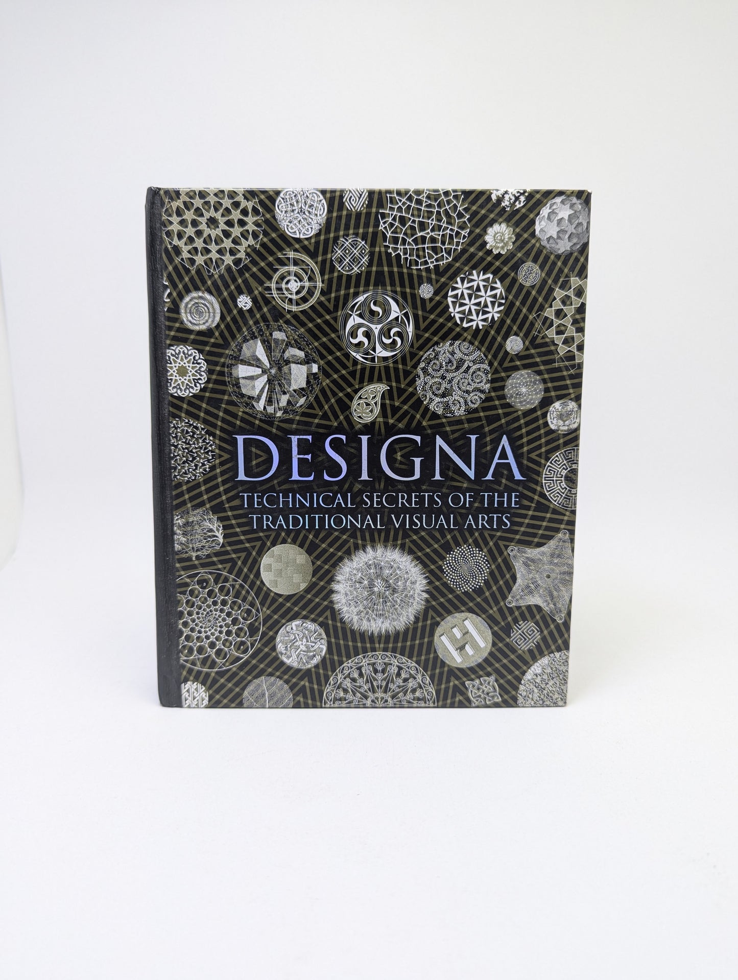 Designa-Technical-Secrets-of-the-Traditional-Visual-Arts-Knyga-anglu-kalba