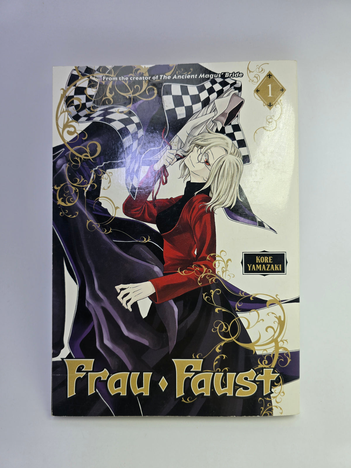 Frau Faust Vol 1 manga viršelis su Kore Yamazaki iliustracija   