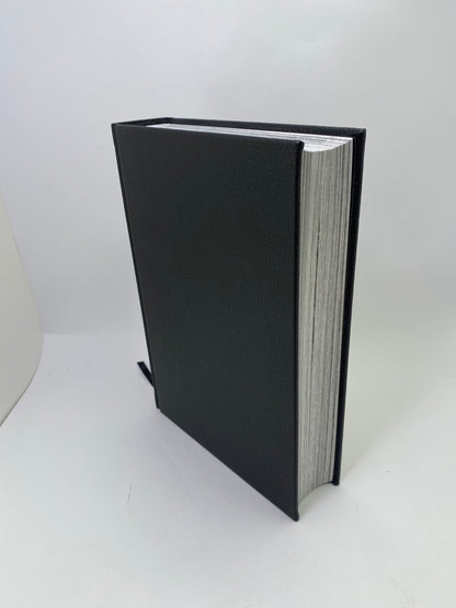 Berserk Deluxe Edition, Vol. 4 - Manga
