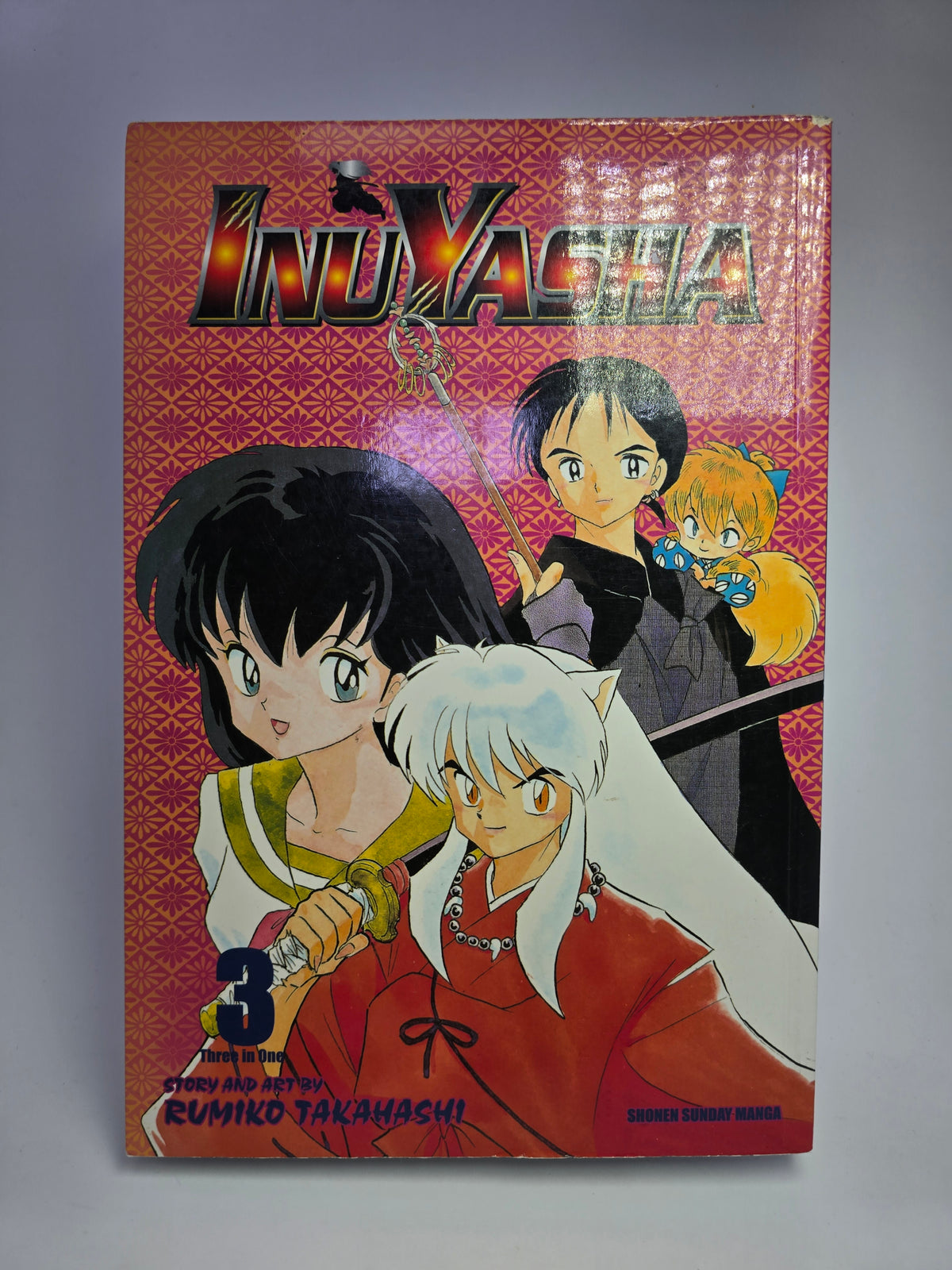 Inuyasha Vol 3 3 in 1 Edition manga viršelis su Rumiko Takahashi iliustracija