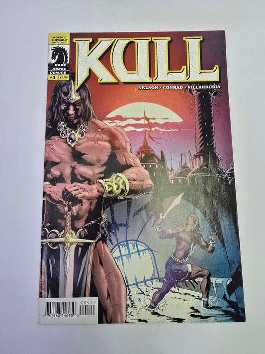Kull #5 Dark Horse Comics komikso viršelis su koliu ir kalaviju   
