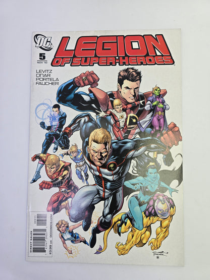 Legion of Super-Heroes #5 DC Comics komikso viršelis su kosminiais herojais   