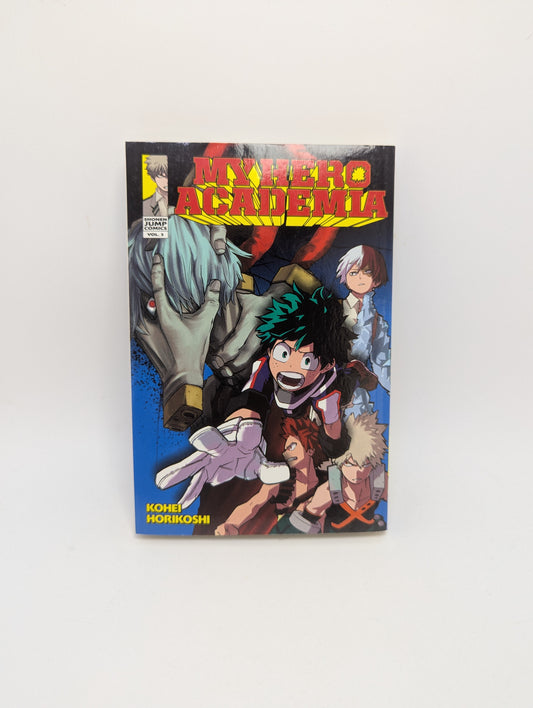 „My Hero Academia, Vol. 3“ – manga anglų kalba apie superherojų mokyklą ir piktadarių puolimą