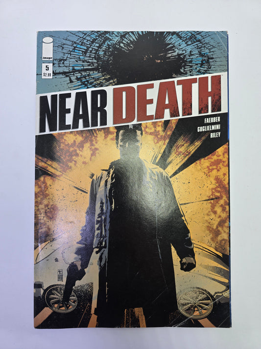 Near Death #5 Image Comics komikso viršelis su Jay Faerber ir Simone Guglielmini pavardėmis