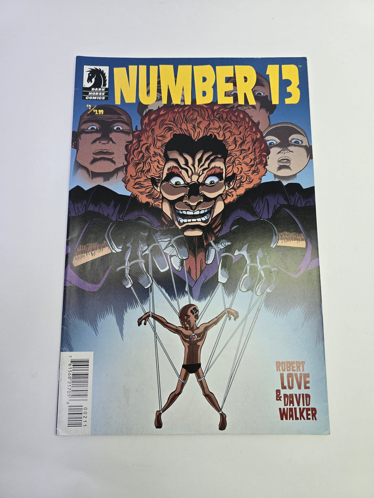 Number 13 #2 Dark Horse Comics komikso viršelis su Robert Love ir David Walker pavardėmis   