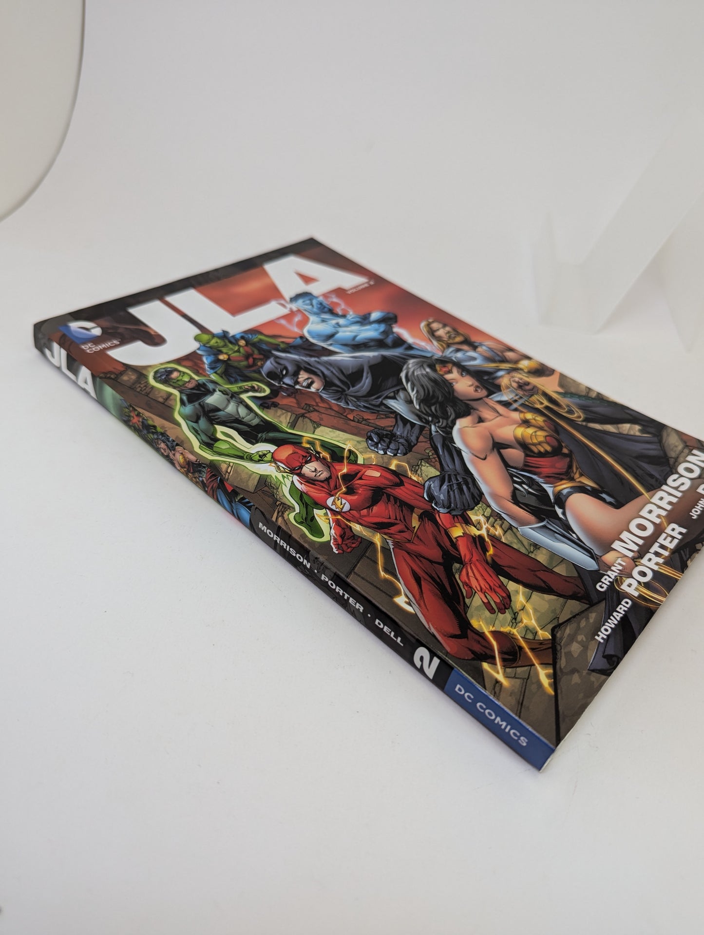 JLA, Volume 2 - Graphic Novel (English)