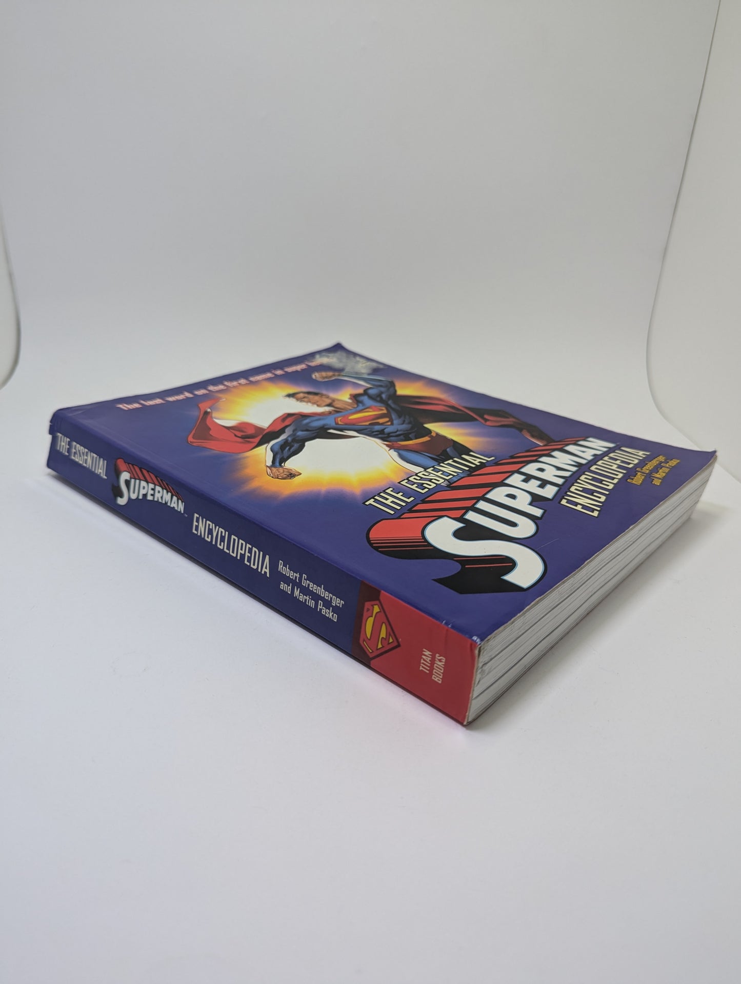 The Essential Superman Encyclopedia - Grafinė novelė (anglų kalba)