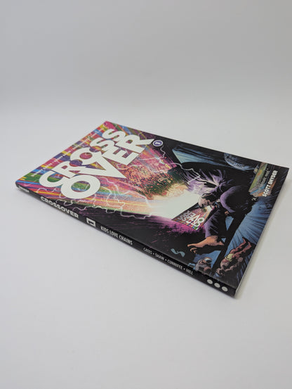Cross Over, Vol. 1 – Grafinė novelė (anglų kalba)