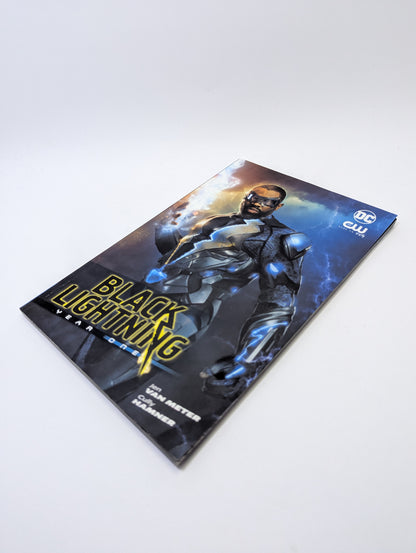 Black Lightning: Year One – Grafinė novelė (anglų kalba)