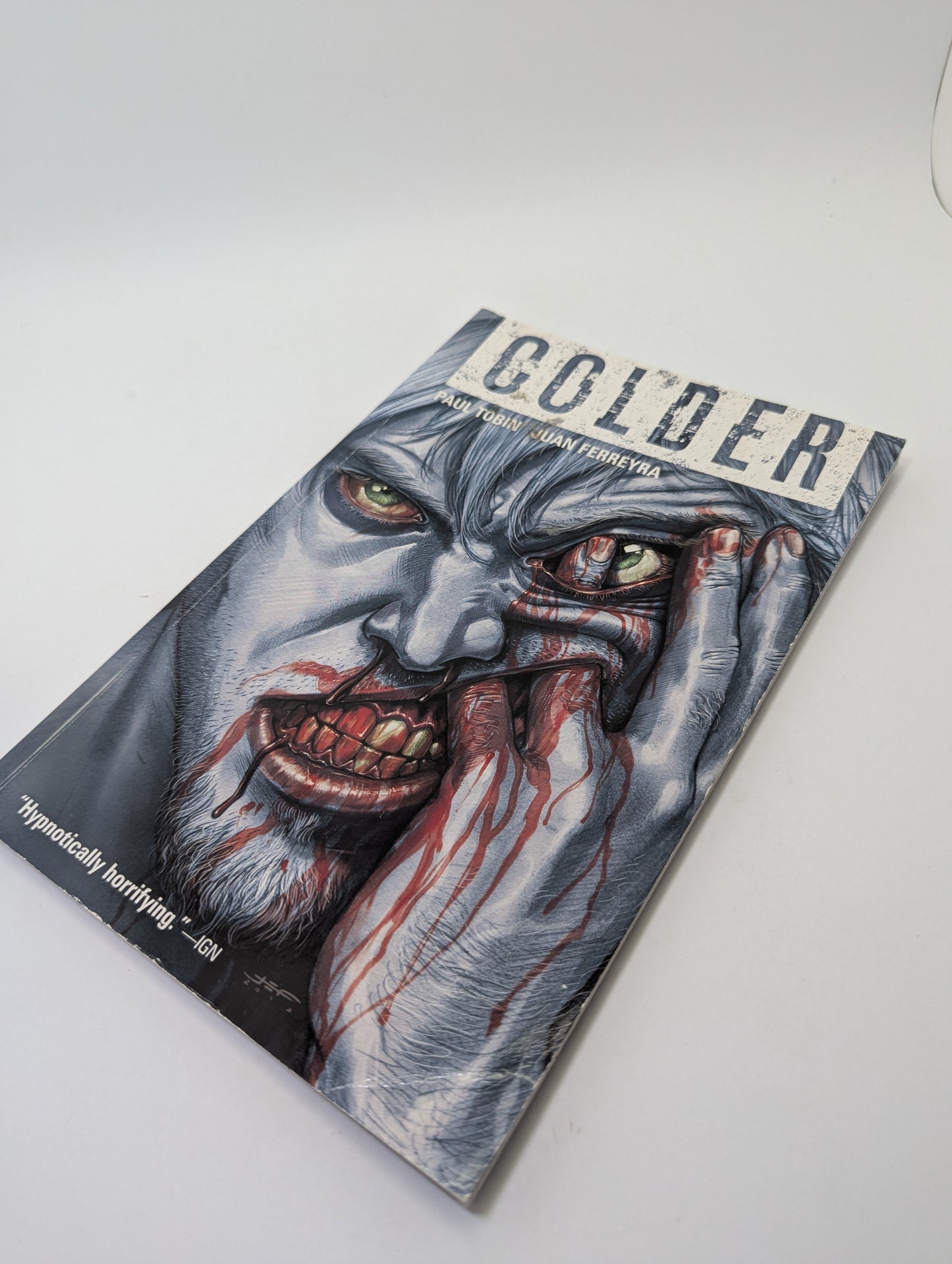 Colder, Vol. 1 – Grafinė novelė (anglų kalba)